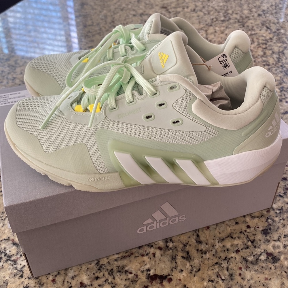 05:08  Adidas Dropset Trainers (can fit a 7.5 foot)
